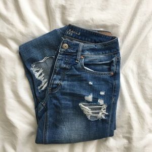 AE Distressed Tomgirl Jeans